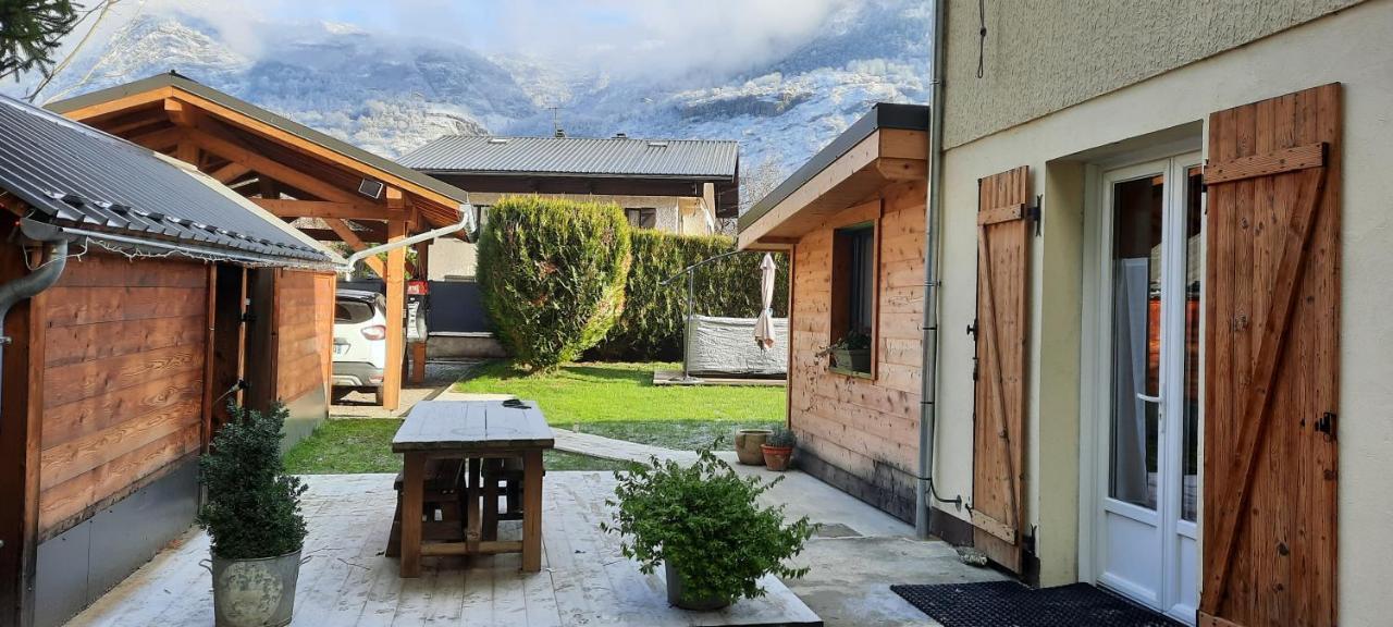 Studio Au Pied Des Montagnes Ле-Бур-д'Уазан Екстер'єр фото