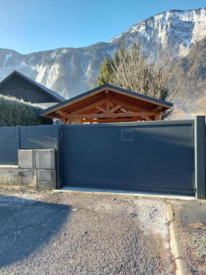 Studio Au Pied Des Montagnes Ле-Бур-д'Уазан Екстер'єр фото